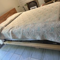 Hand Crafter Queen Size Floating Bed