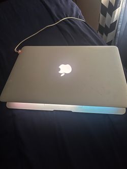 Apple MacBook Air 13"  i5  8gb 128gb SSD