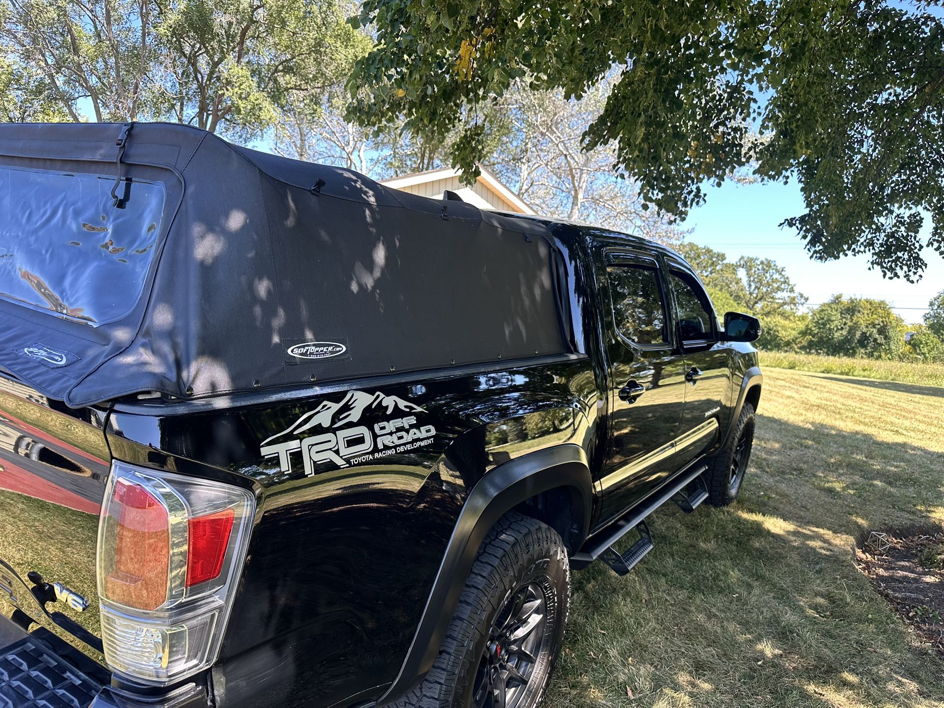 Softtopper Tacoma Black