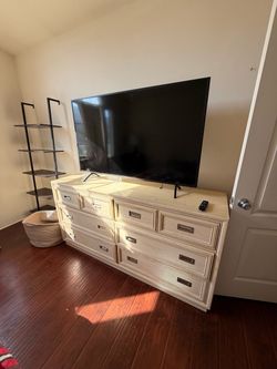 Stanley 9 Drawer dresser