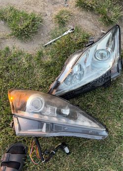 Lexus is headlights