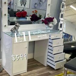 Glossy White LED W Drawers 🔥