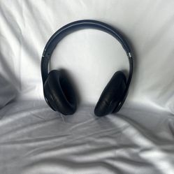 Wireless Black Headphones – Used 