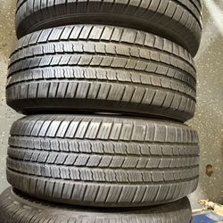 265-60-18 Michelin 