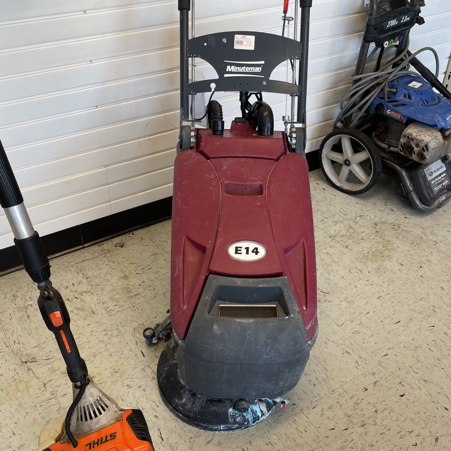 Minuteman E14 Floor Scrubber