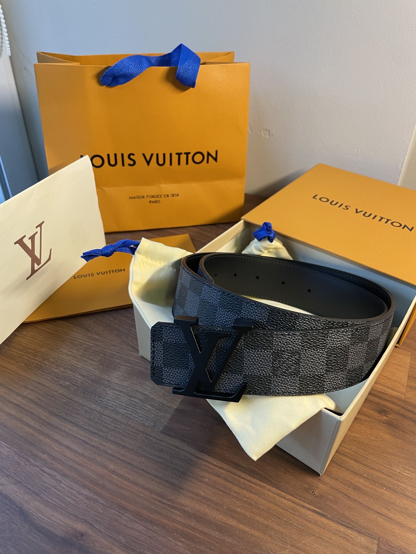 Louis Vuitton Initials Belt Black Size 90 (Fits size 30-32) for Sale in