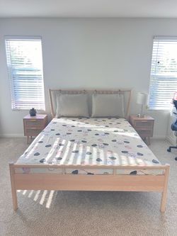 Like new Beautiful Queen-size  Solid Wood Bed Frame + Firm Memory Foam Mattress + 2 Nightstands