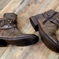 Jacobies Leather Booties 
size Woman's 7.5 