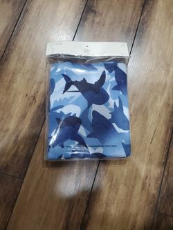 GAP SHARK PJS SZ 14 RUNS SMALL