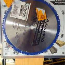 Blade Multi-Material