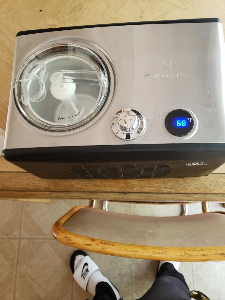 Wolfgang Puck 1.5 Qt. Compressor/Ice Cream Maker