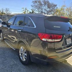 Kia Serento 2017 $10,750.00 OBO 