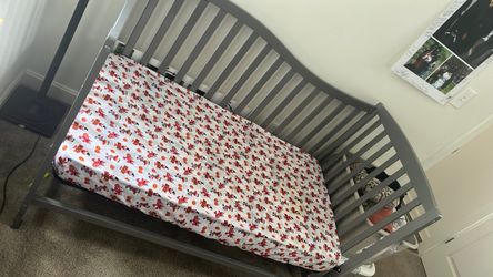 Crib / toddler bed