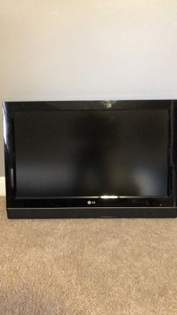 LG tv + wall mount + toshiba DVD player and dvds