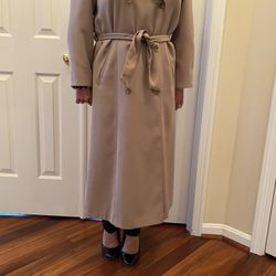 Women’s Rain/Trench Coat - Size 6