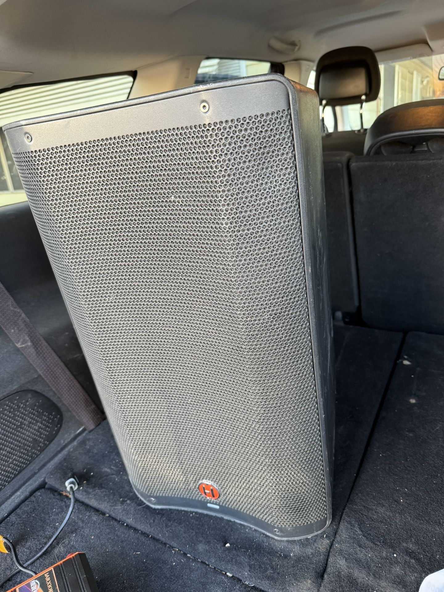 Harbinger v2312 Bluetooth 2000 Watts