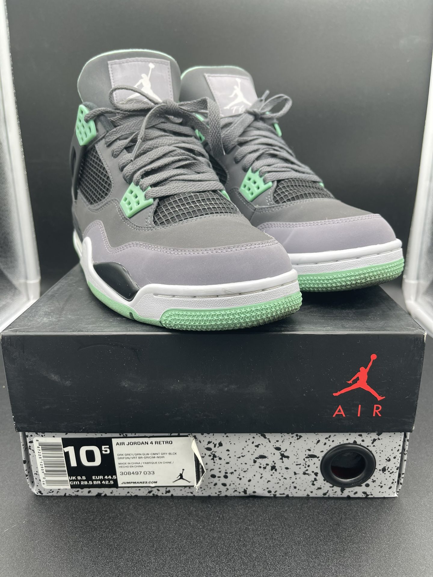 Jordan 4 Retro “Green Glow”    Size 10.5