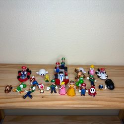 Super Mario Figures