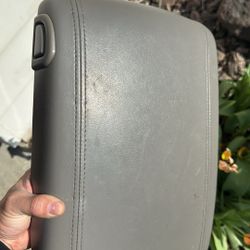 2003 GMC Yukon Denali Center Console Lid