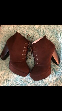 Super cute brown boots/ different sizes/ new/ $20 / blue diamond & rainbow