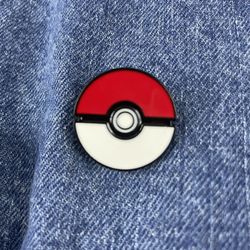 Pokeball Enamel Pin 