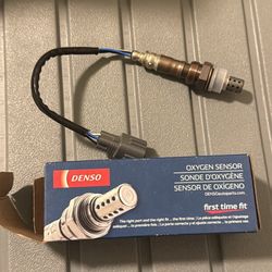 Toyota Specific down stream o2 Sensor. Barely Used