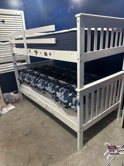 Full bunk beds set
