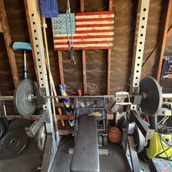 Squat Rack, Pull Up Bar, Bench Press, Leg Press 