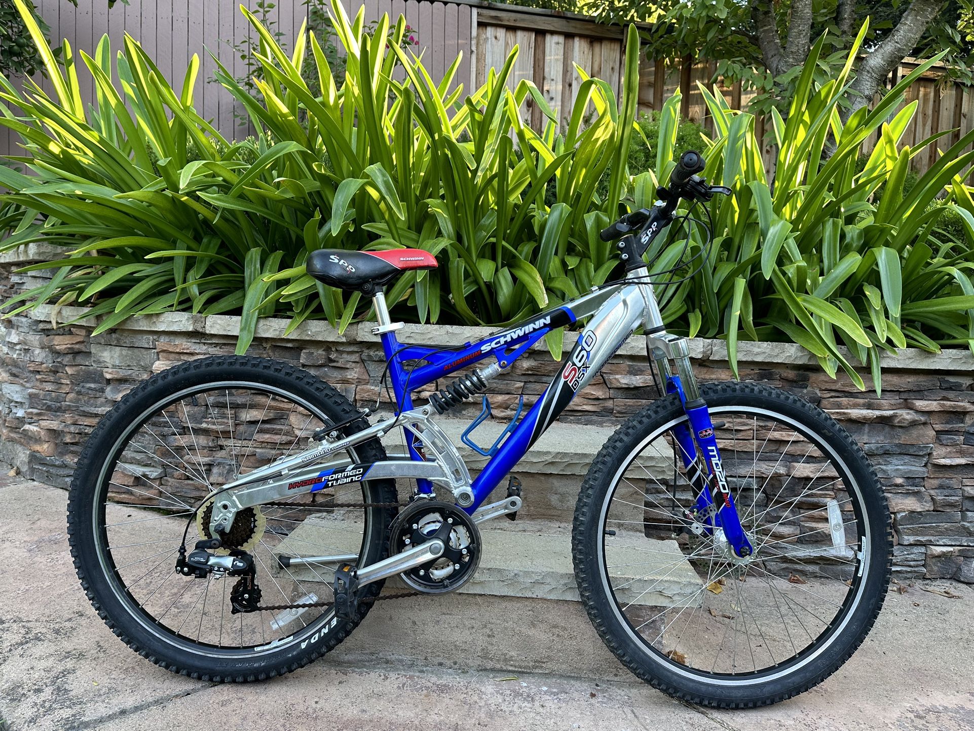 Schwinn S60 DSX Mountain Bike