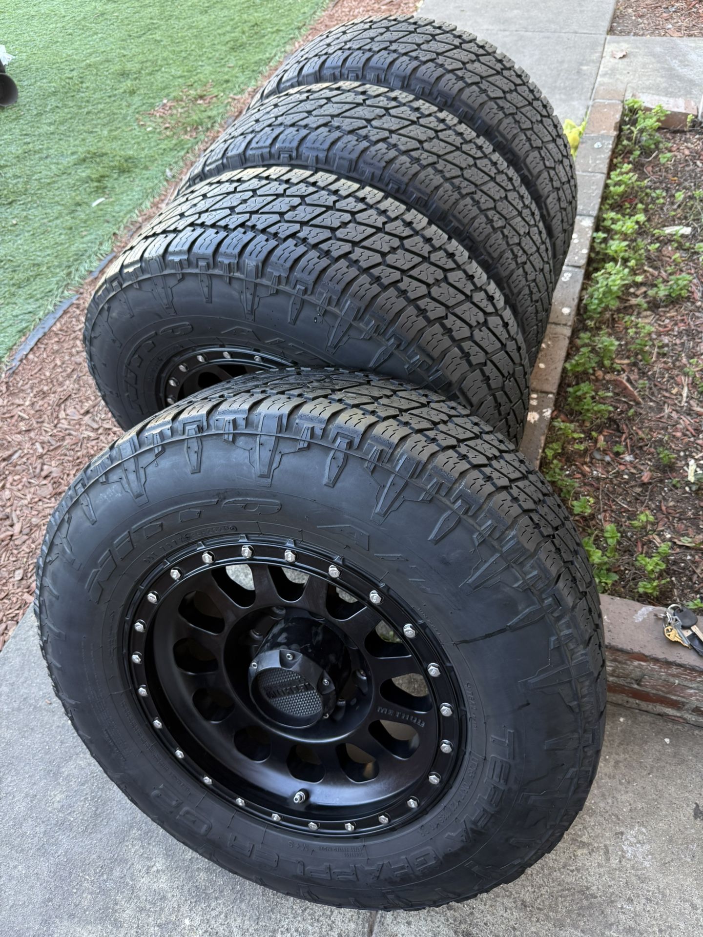 Method Chevy Silverado 2500 rims and tires