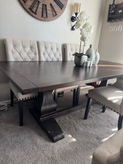 Dining table & comedor