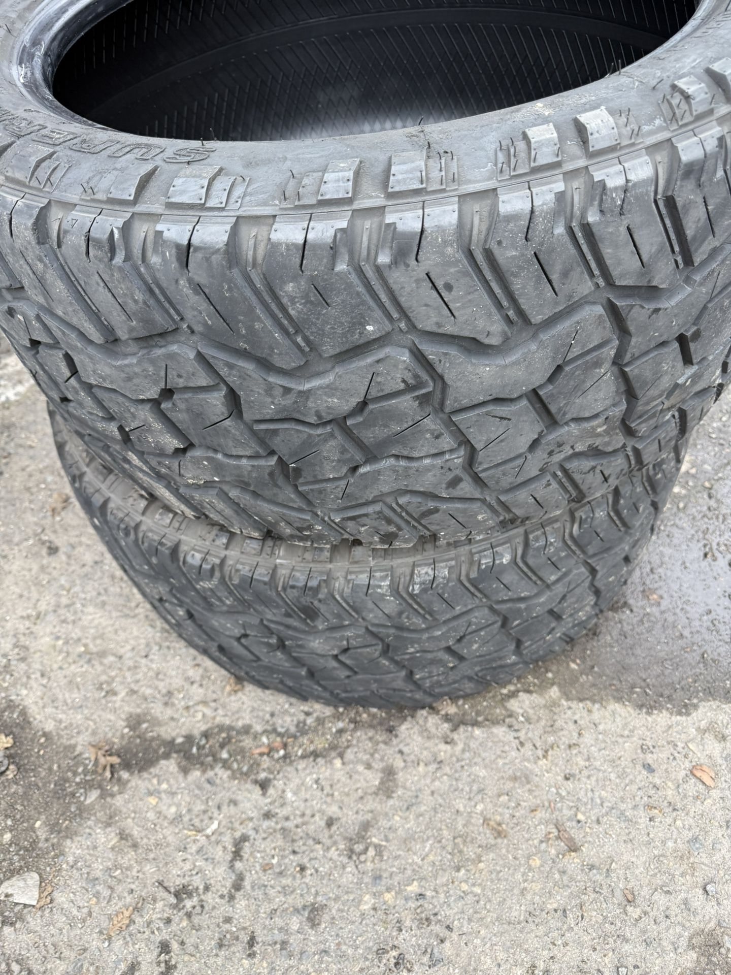 Set Of Tires Supremax R/T 33X12.50X22 