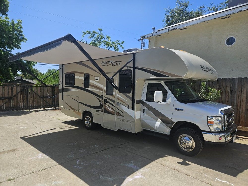 2016 Thor Freedom elite 23H