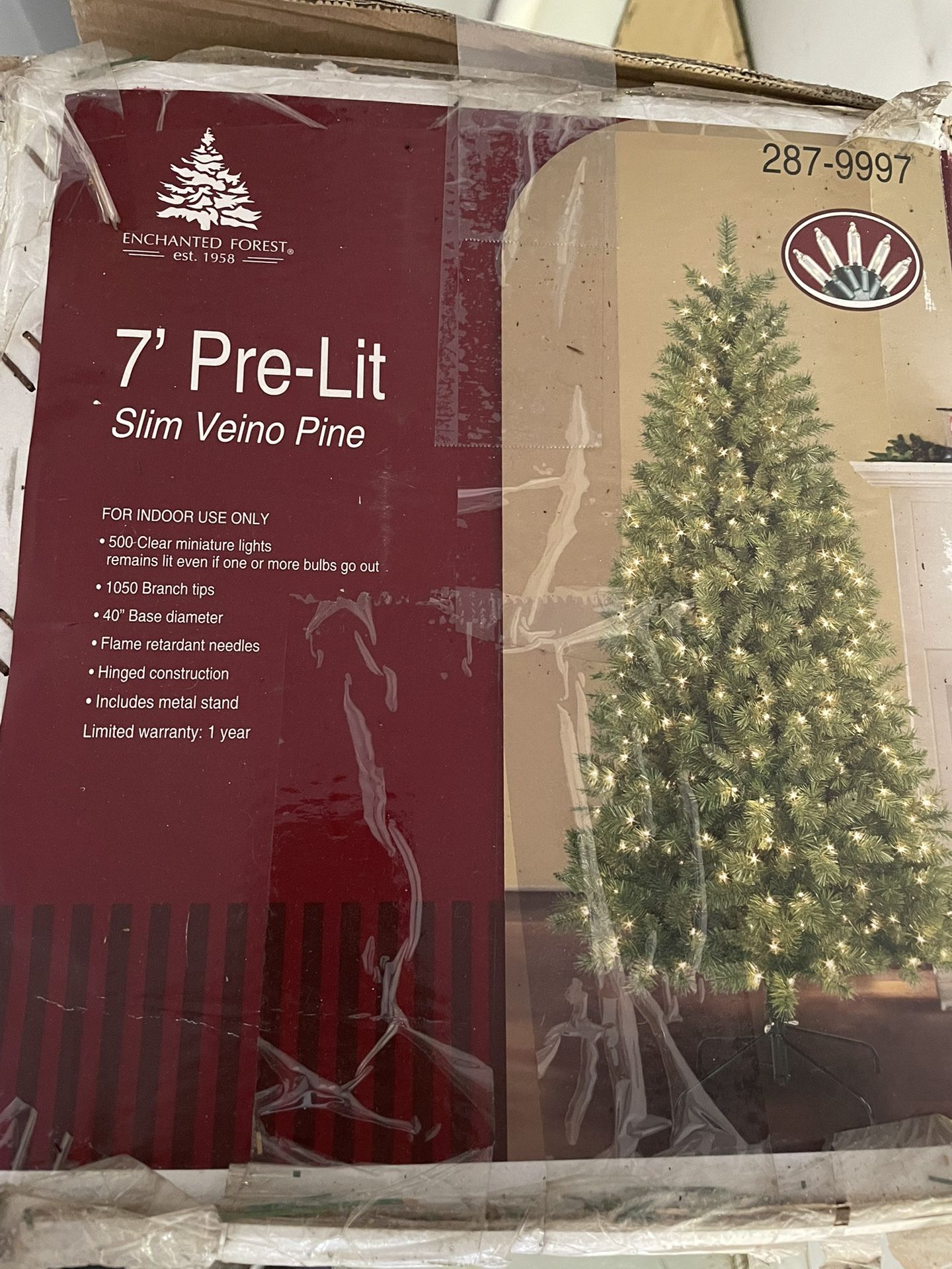 7’ Pre-Lit Tree!!