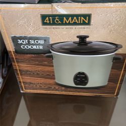 41 & MAINE 3 QUART SLOW COOKER BRAND NEW IN A BOX