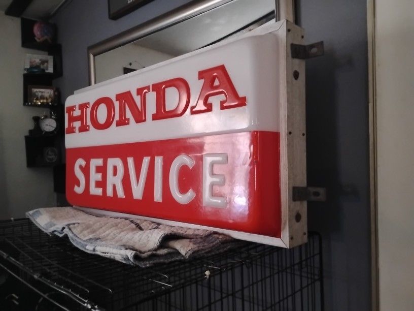 Illuminated Honda Service Sign