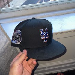 Black NY Mets Fitted w/ Pink Brim