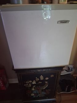 Haier Mini Fridge