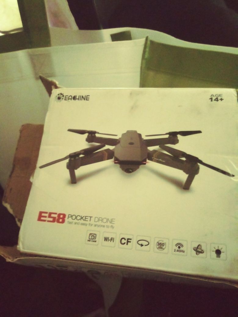 E58 pocket drone