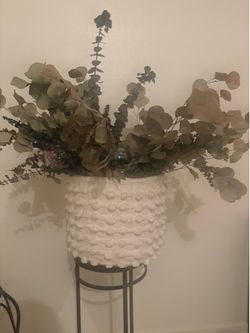 Decorative ceramic pots