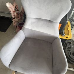Rocking Chair Taking Best Offer