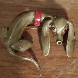 Gold Tone Beautiful Puppy Brooch