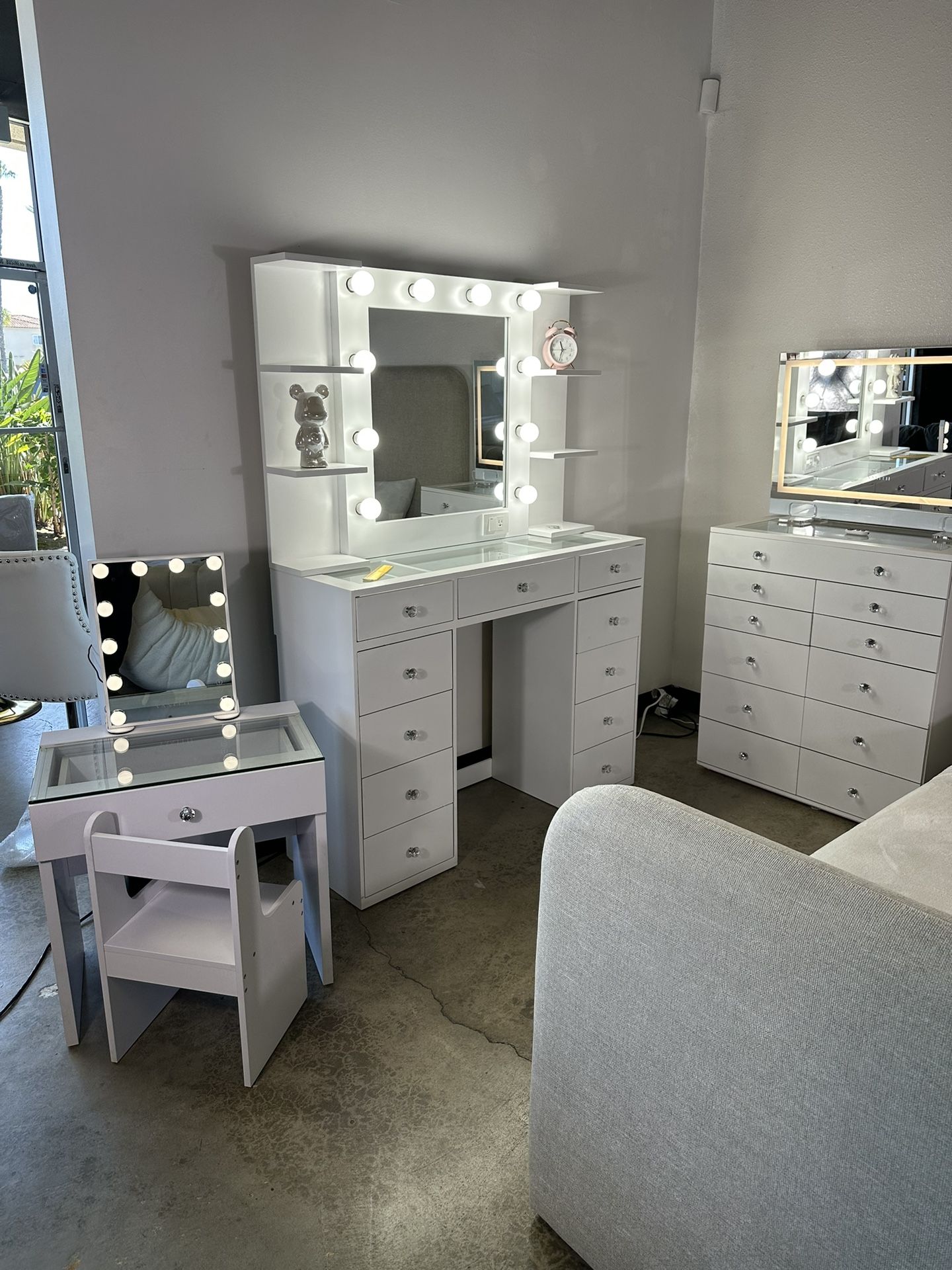 Vanity Table & LED Mirror, Shelf & Organizer For Make Up Sale.