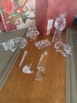 Glass nativity set