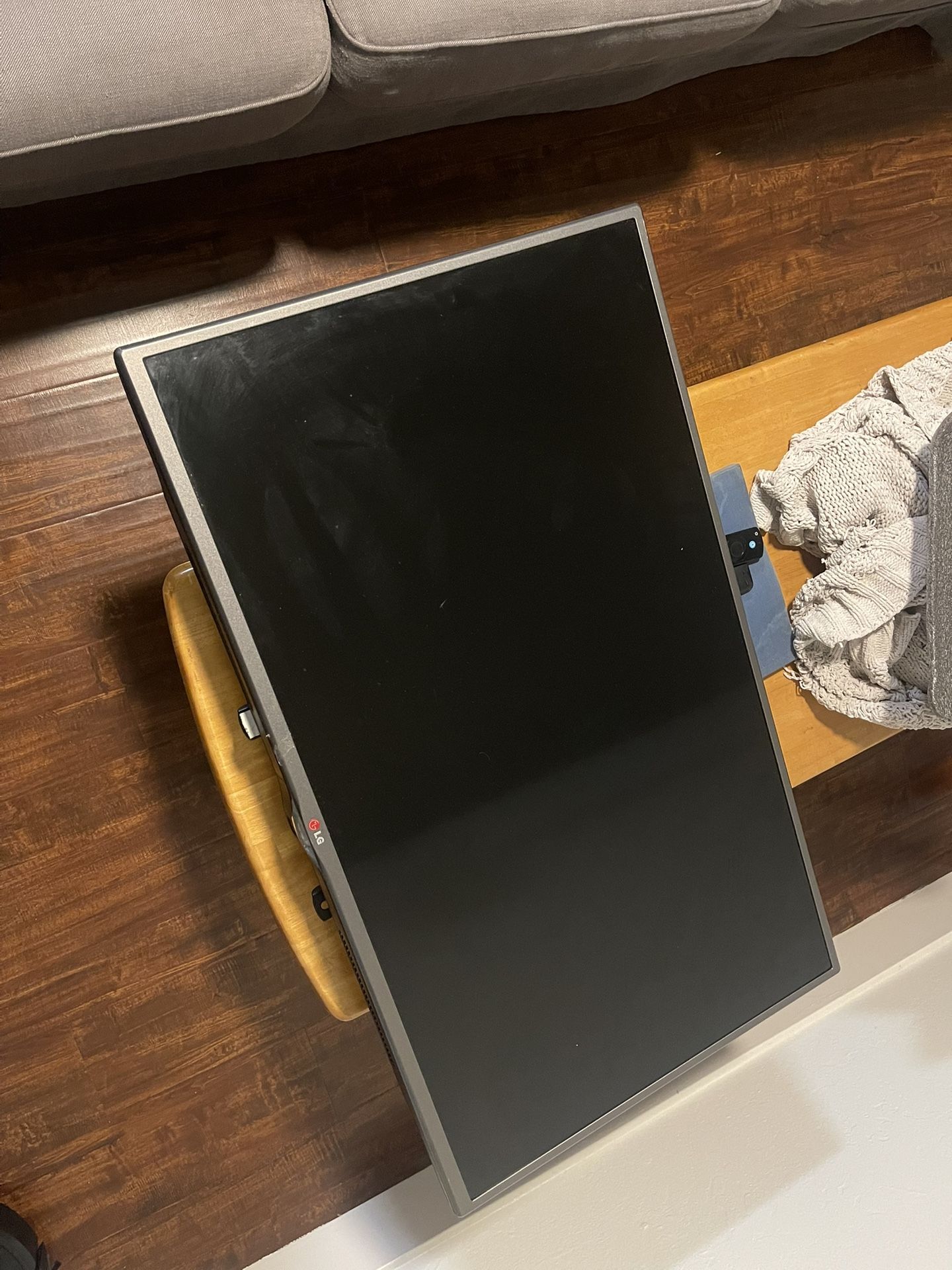 40 Inch LG TV