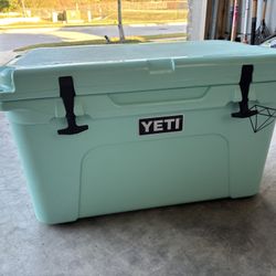 Yeti Tundra 45 Hard Cooler