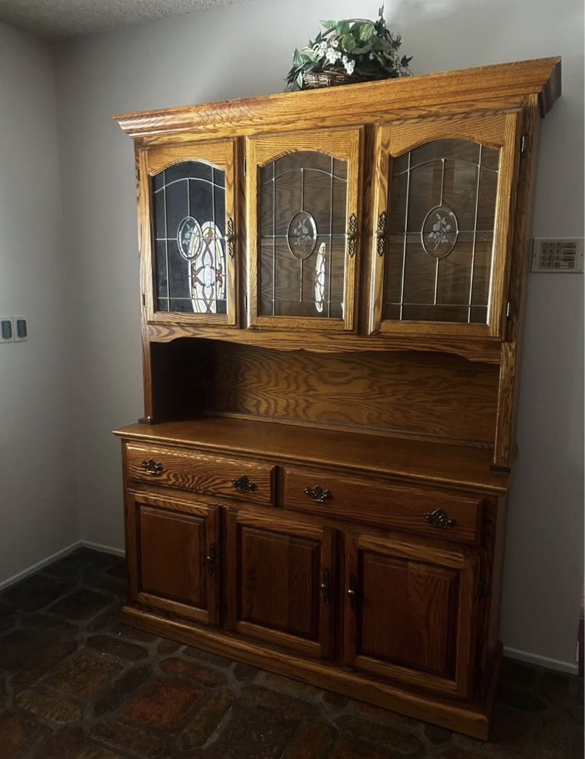 Wood Hutch