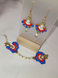 Earrings / bracelets