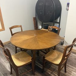 Mid Century Table + 5 Chairs 