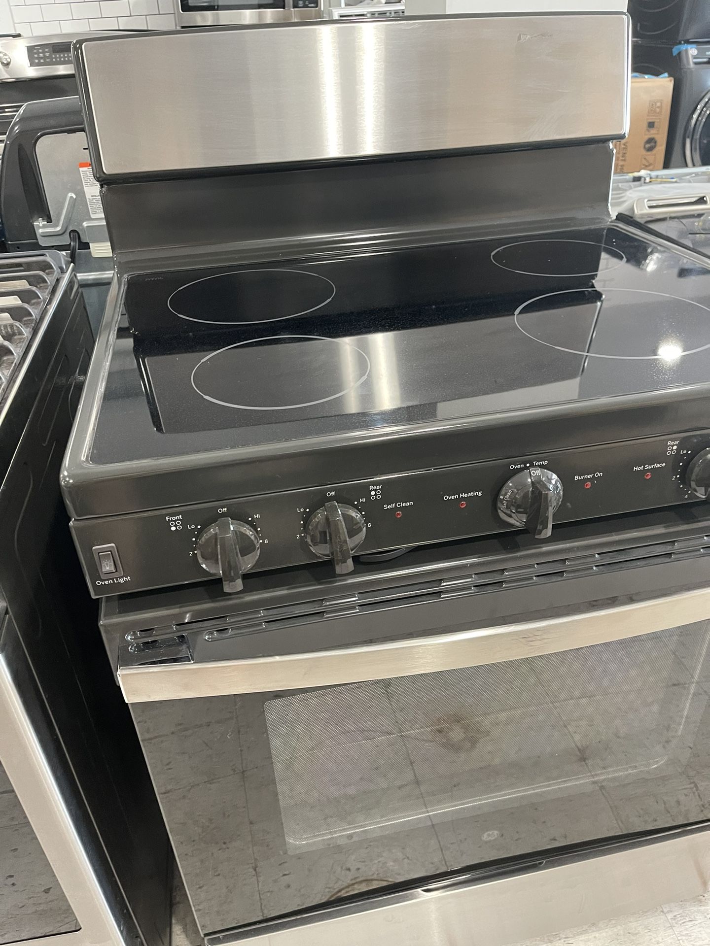 GE STAINLESS STEEL RADIANT TOP ELECTRIC RANGE NEW-$600